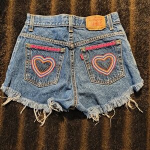 Embroidered Levi Shorts 550 Jeans